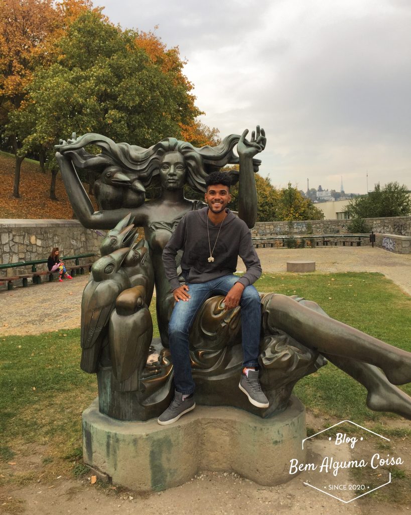 Mulher e os Passaros Bratislava